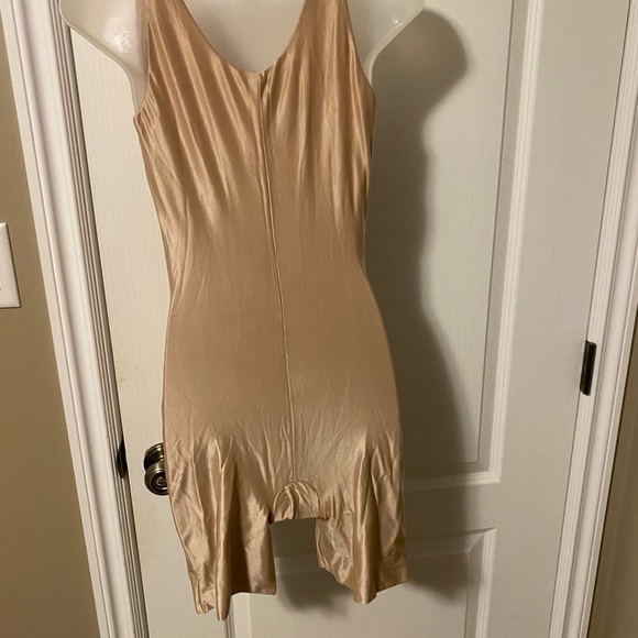 Spanx Bodysuit. Nude. New with tags. Large. - Picture 4 of 4